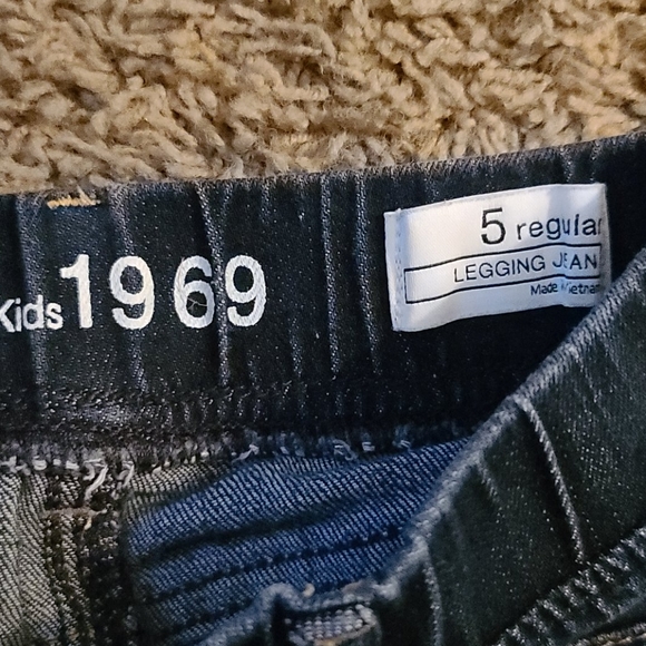 Girls Gap jeans - Picture 2 of 3